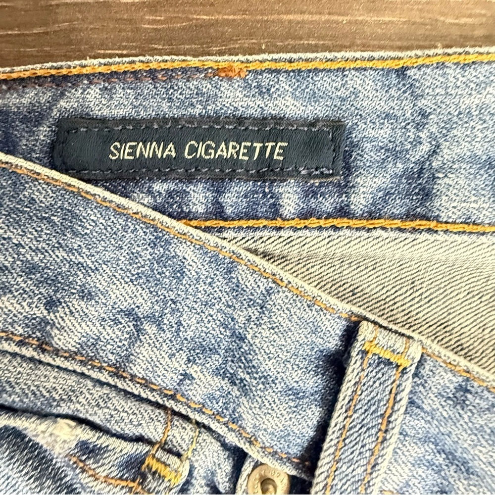 Men's Light Blue Jeans - Picture 8 of 8